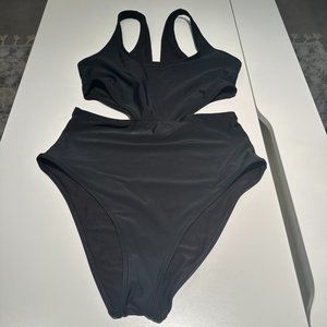 Aerie Cut Out One Piece Swimsuit (Never Worn)